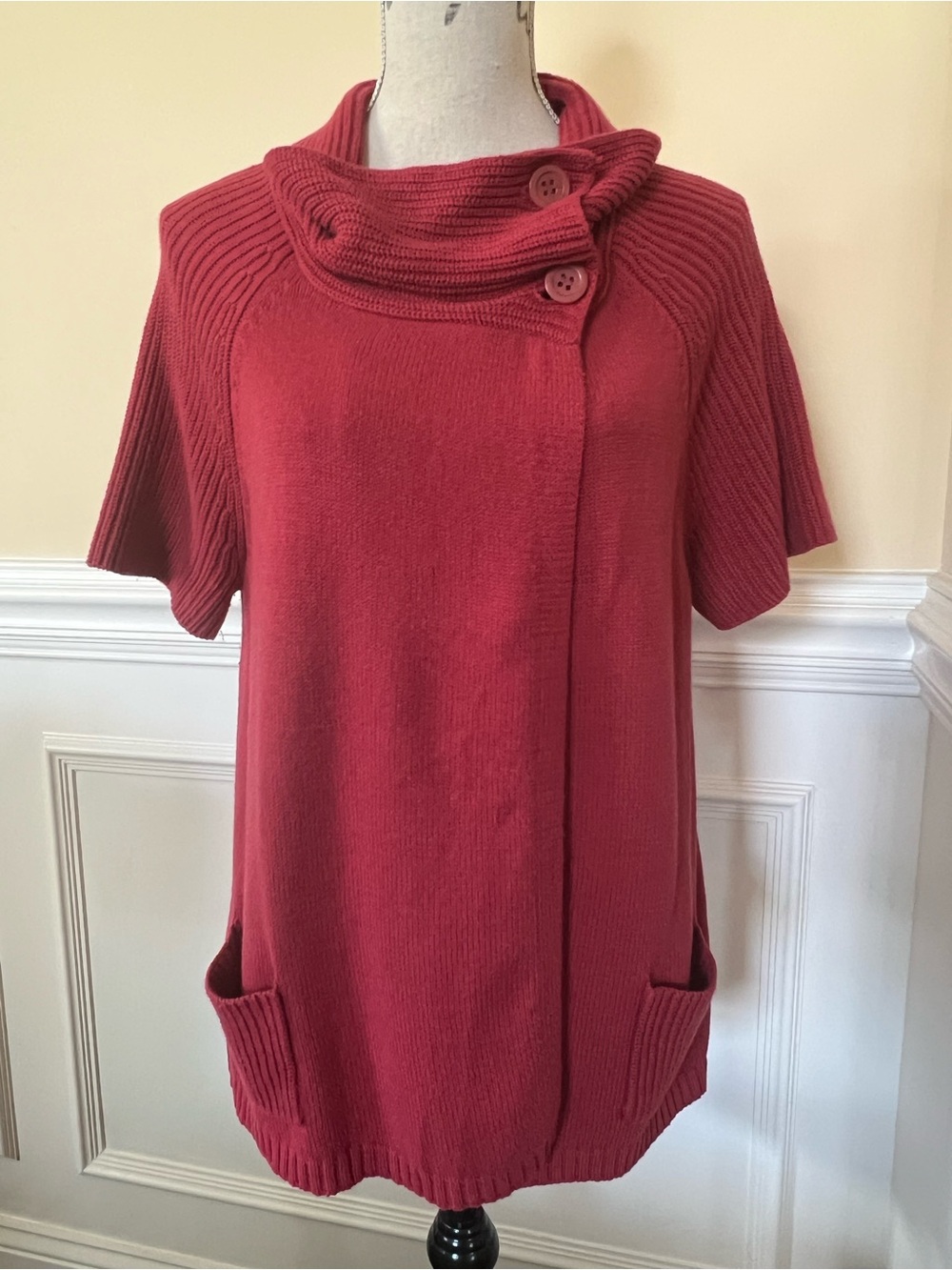 Brick-Red Short-Sleeve Buttoned Cowl Neck Ribbed Tunic Sweater Vest.